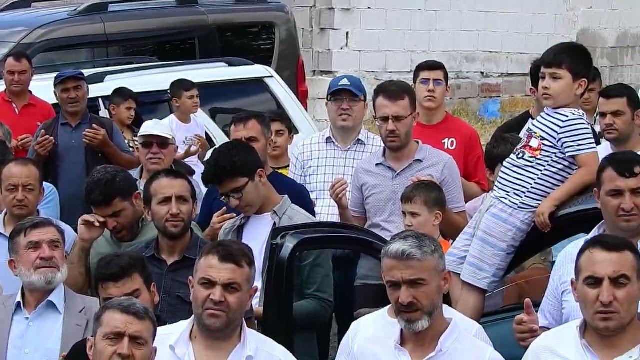 Çakıllı köyü Kabristanında Bayramlaşma ve dua...