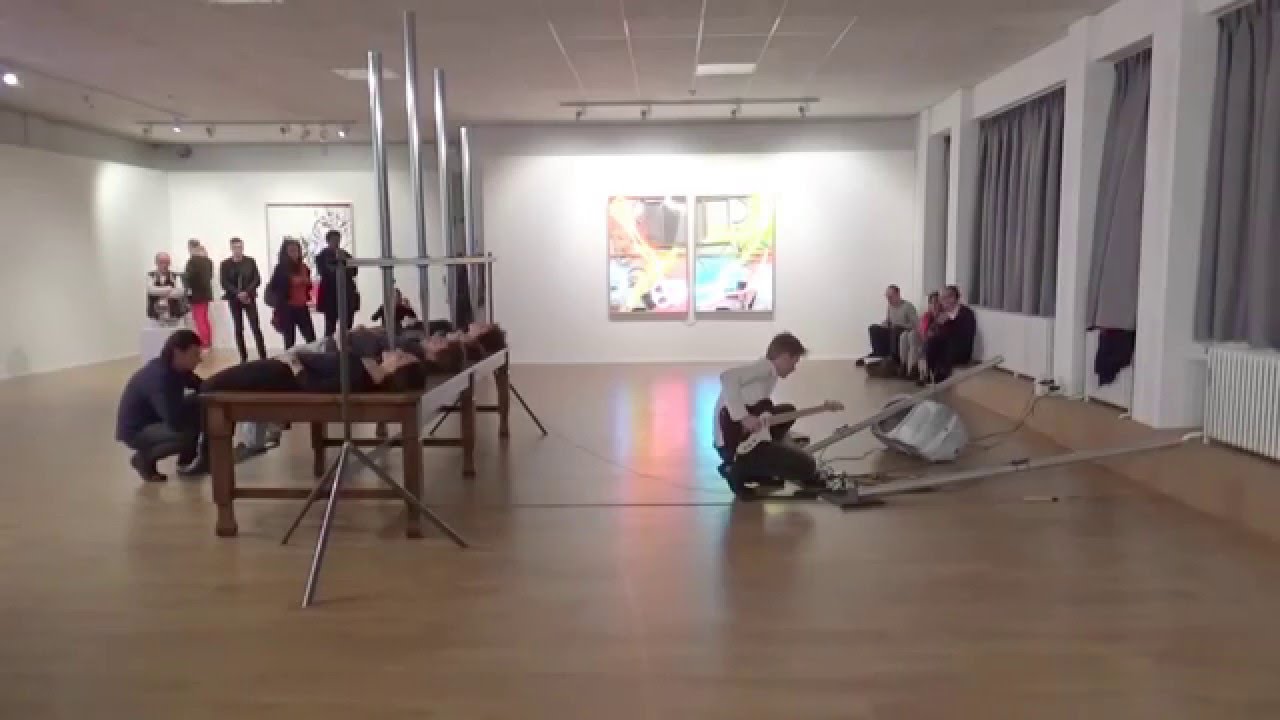 The Satisfaction of a Resonant Body or the Anthology of Non-homogeneous (Bolognese sauce...)