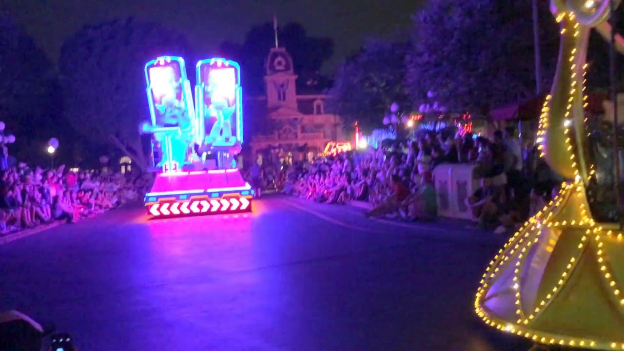 Paint The Night Parade - Disneyland 2015 60th Anniversary