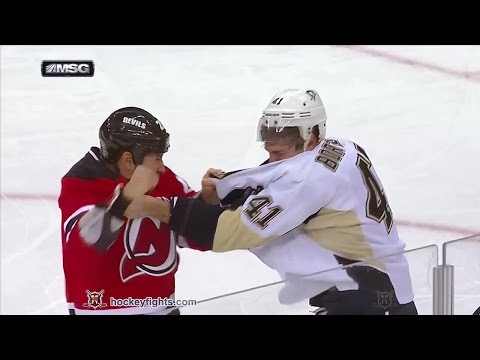 Robert Bortuzzo vs Jordin Tootoo Round 1 Dec 29, 2014