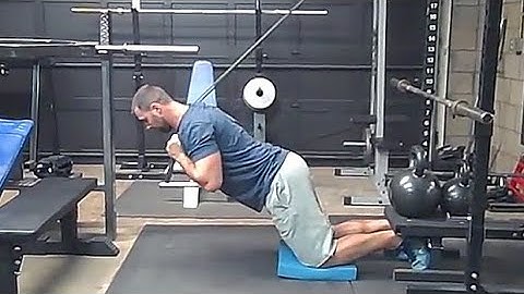 Band Nordic Hamstring Curl