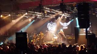 Download lagu LA Guns The Bitch Is Back LA Guns The Bitch Is Back