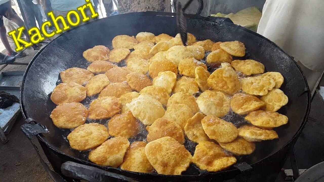 Famous Kachori Orangi Town | Street Food Of Karachi Pakistan - YouTube