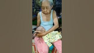 Tak Gendong Bayi Prematur M Fahmi Azis Seorang Nenek Fatimah Mengendong Sang Cucunya