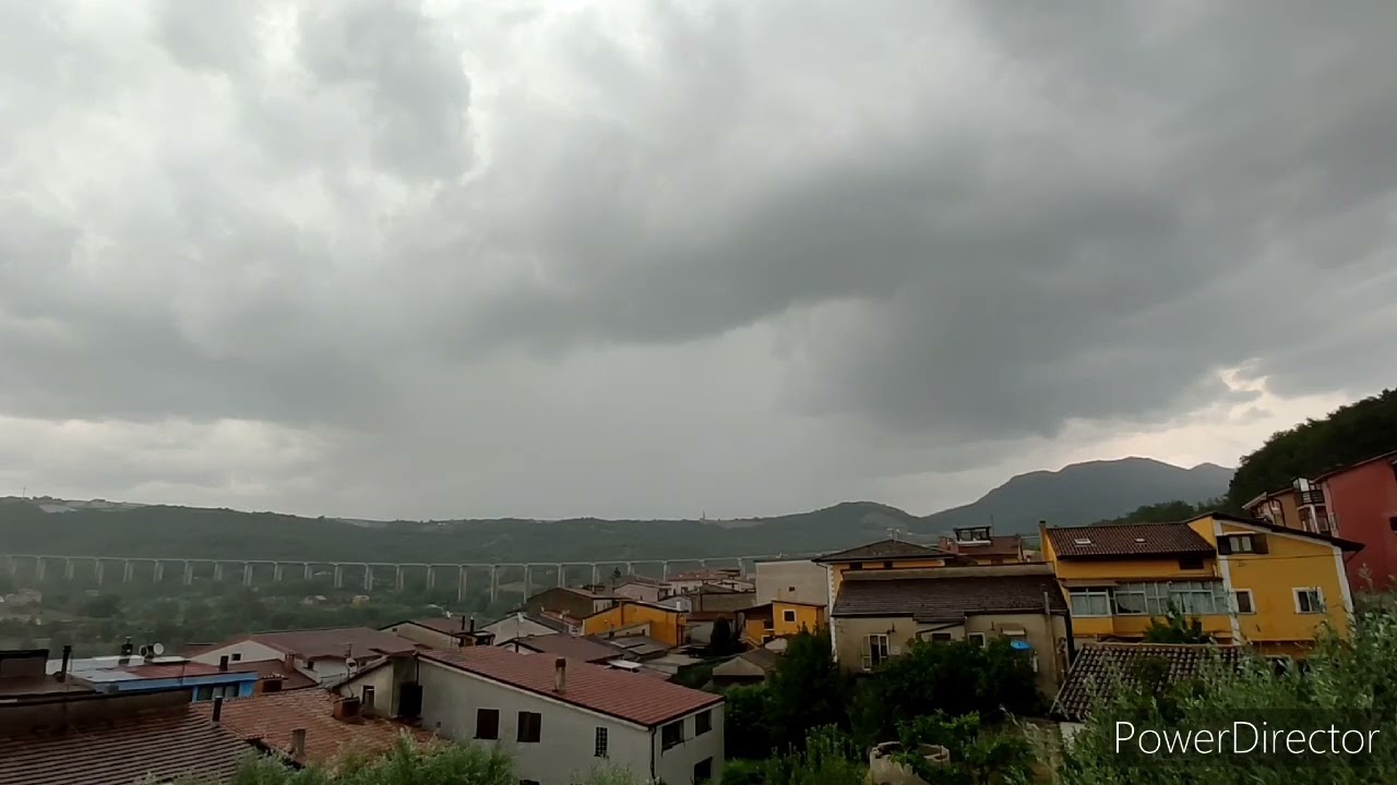 Thunderstorm with explosive thunder ⚡ 11-08-22