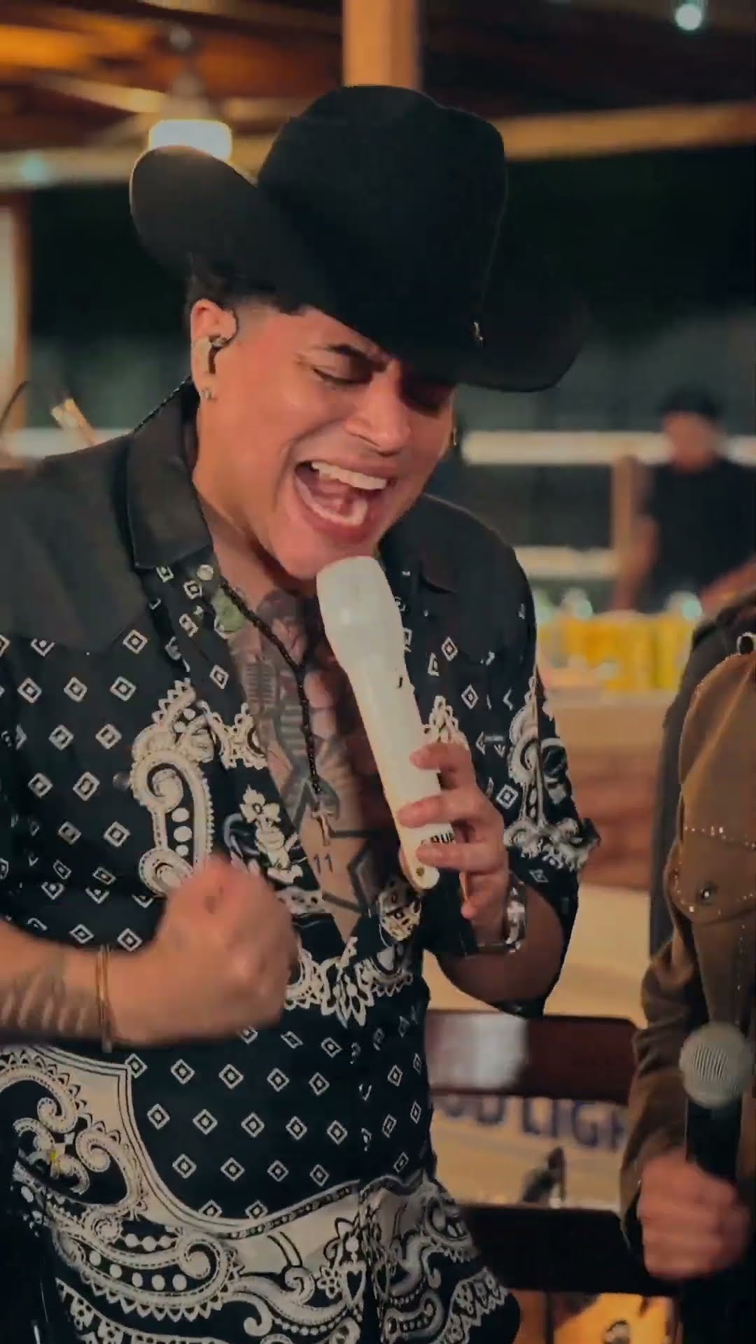 Grupo Firme, Banda Fugitiva de Mike Miramontes - Dile #Shorts