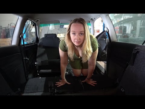 Video: Wie klappen Sie die Rückbank in einem 2014er Toyota Vios um?