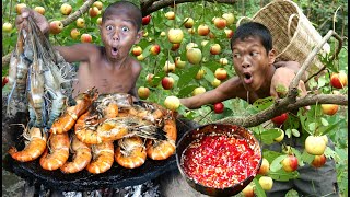 Primitive technology - Wow cooking lobster,  on a rock & meet the rich fruit in jungle - Eating show