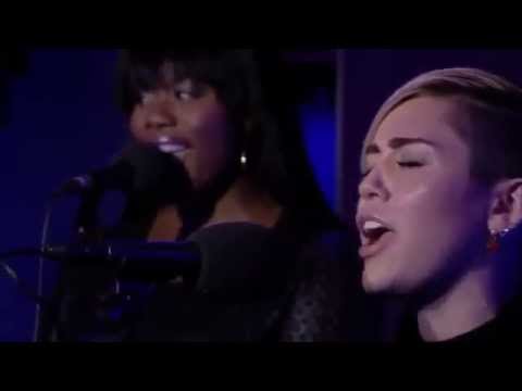 Miley Cyrus - Wrecking Ball (Live on BBC Radio 1 2013)