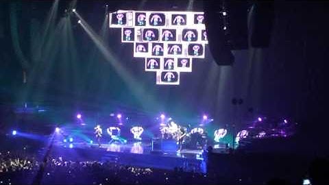 [2012-11-23] Muse - Panic Station (MULTICAM) Atlas Arena, Lodz, Poland