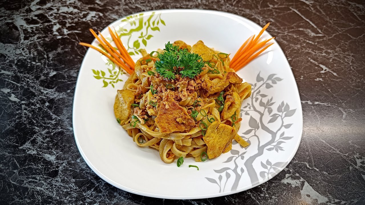 Rýžové nudle s kuřecím masem