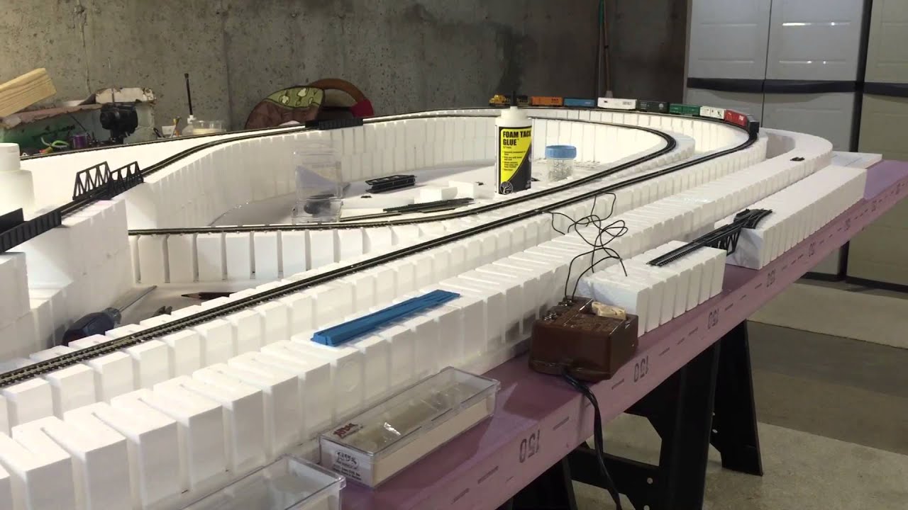 N scale trains - YouTube