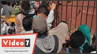 بالفيديو6 أشخاص يتحرشون جسديا بـ11 سيدة فى زحام شم النسيم بحديقة الحيوان