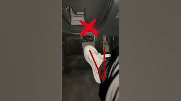 Correct foot position for driving an automatic car!#shorts #short #shortsvideo #car #driving #tips