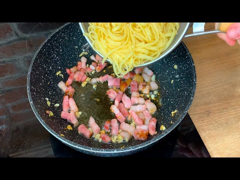 Video: Wie Man Nudeln Mit Speck Und Tomatensauce Macht