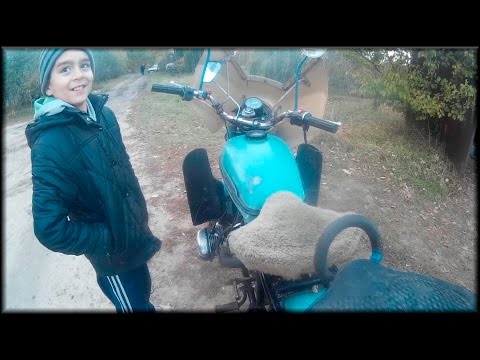 Мальчишка 8 лет и мотоцикл УРАЛ Мальчишка 8 лет и мотоцикл УРАЛ