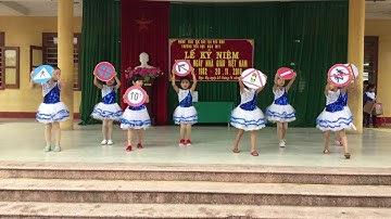Múa Chúng em với an toàn giao thông
