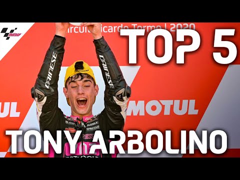 Video: Tony Arbolino anafagia Moto3: nafasi ya pole, sehemu ya kumi mbele na rekodi ya mzunguko wa Mugello