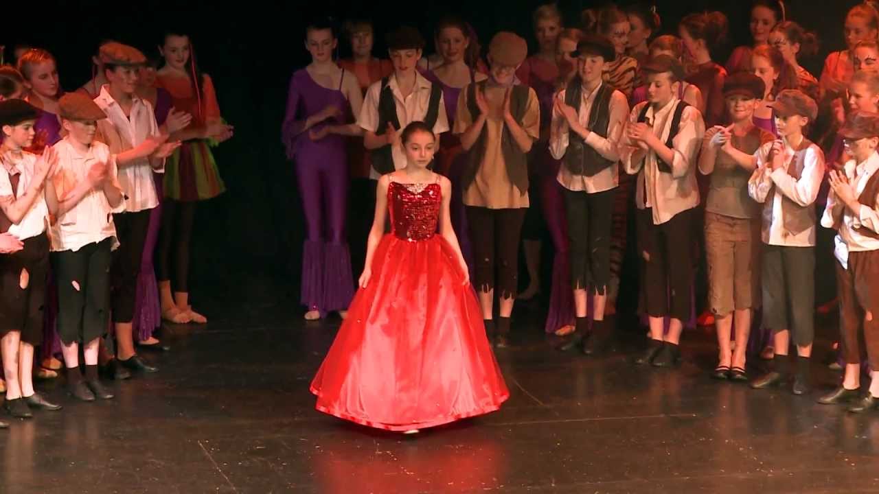 Guarda Hollie Steel & Friends - Leatherhead 2011 Full Concert su YouTube Guarda Hollie Steel & Friends - Leatherhead 2011 Full Concert su YouTube