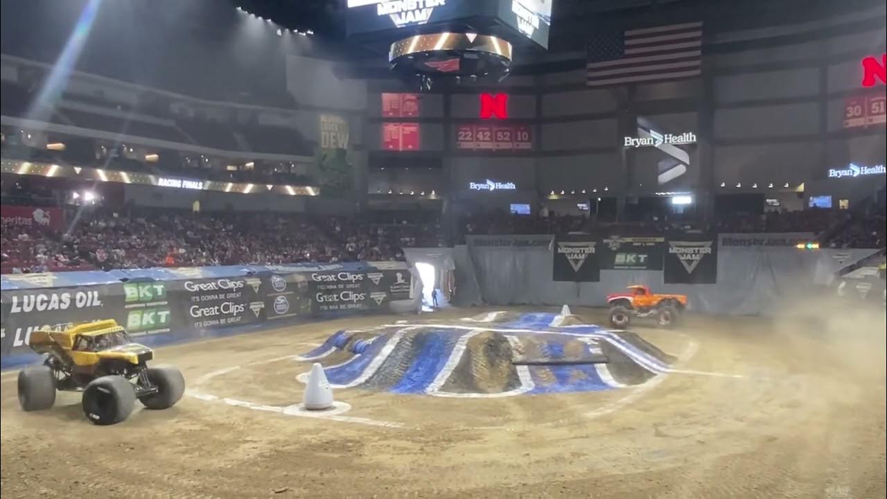 Monster Jam Racing Finals Earth Shaker vs El Toro Loco Pinnacle Bank