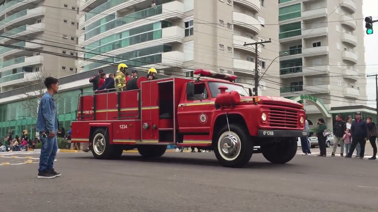 Bombeiros no desfile de 7 de setembro em Santa Cruz Do Sul