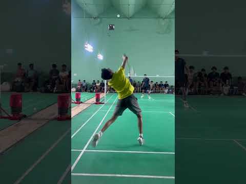 ⚡ EPIC Singles Badminton Rally! You Won't Believe This Shot! #shorts