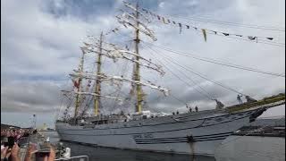 Magnificent KRI BIMA SUCI is departing from UK 🇬🇧 Hartlepool Harbour. It was a pleasure 🙏#tallships