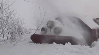 Поезда Мощно Пробивают Снежные Заносы