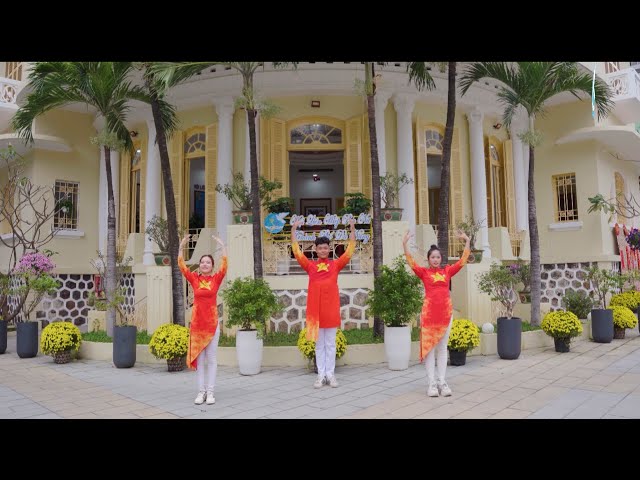 Clip Dân vũ mẫu - MỘT VÒNG VIỆT NAM - Hội LHPN thành phố Đà Nẵng class=