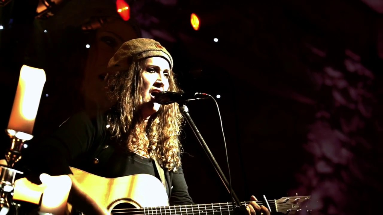 Watch Anne Haigis 'Un soffio caldo' on YouTube Watch Anne Haigis 'Un soffio caldo' on YouTube