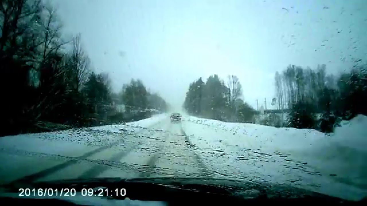 Нива на дороге