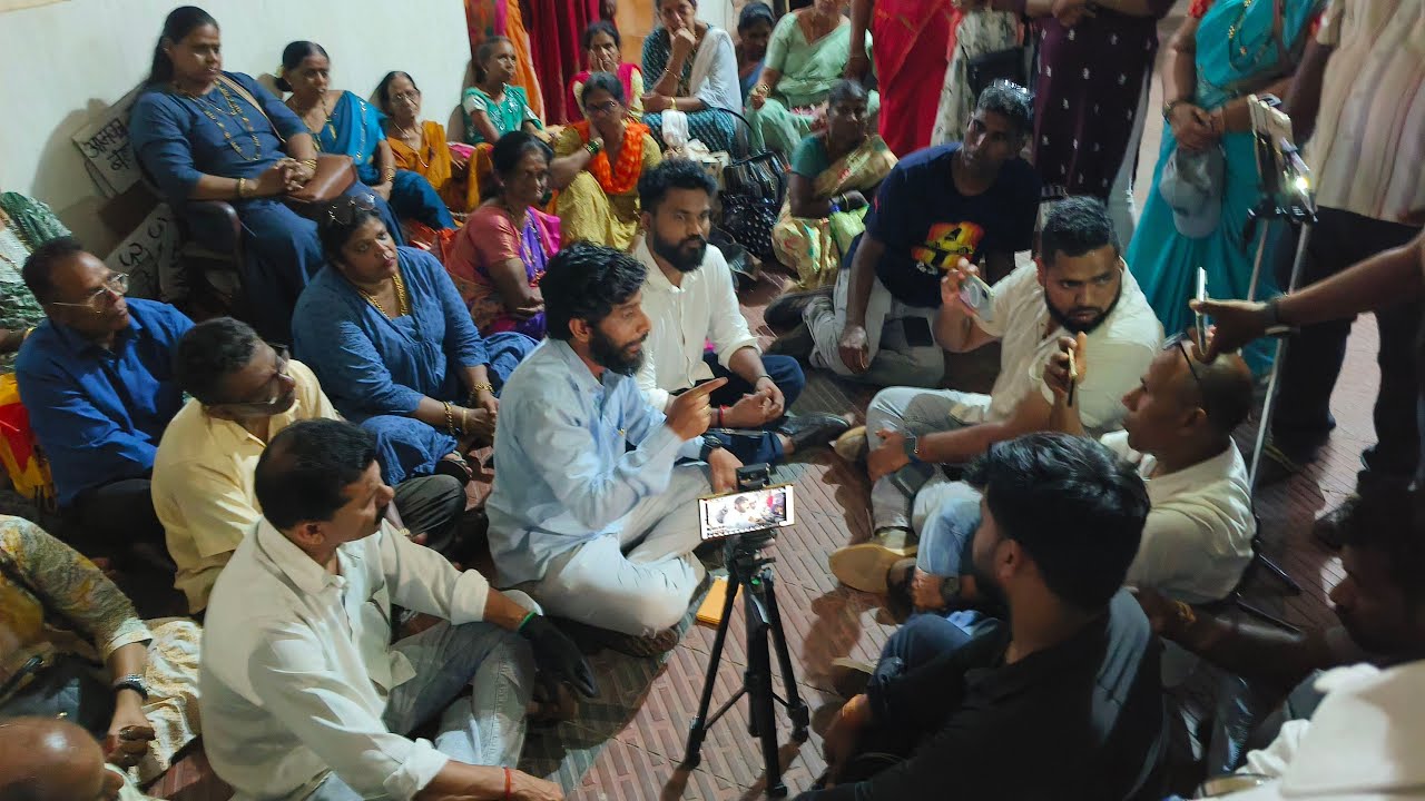 RELEASE THE 4 ARRESTED SAYS MIRABAG PROTESTORS AT MARGAO POLICE STATION 