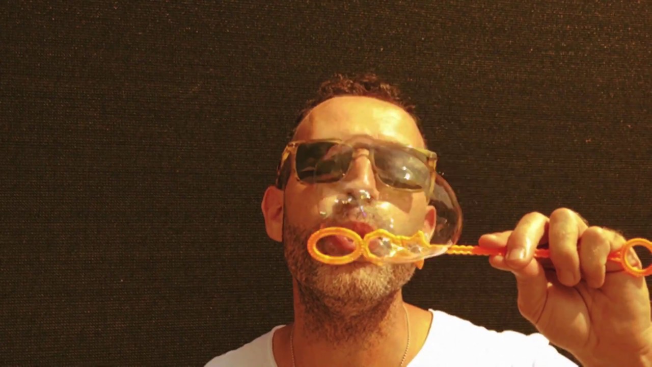 Sweatson Klank - Smile (Official Video) adlı videoyu YouTube'da izle Sweatson Klank - Smile (Official Video) adlı videoyu YouTube'da izle