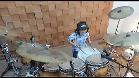 Octvio Rodrigues tocando Uptown Funk- Bruno Mars