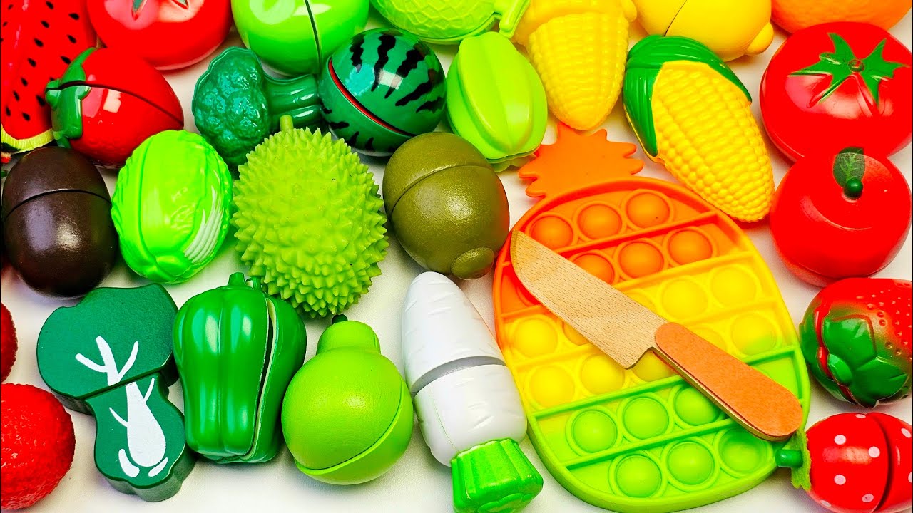 妙に満足できる動画 | 木製のキウイ、果物、野菜を切る ASMR