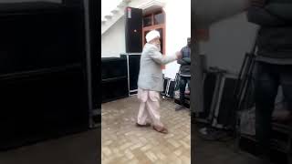 Main Niklaa Gaddi Lai Kay Awesome Dance By Our Bazurg