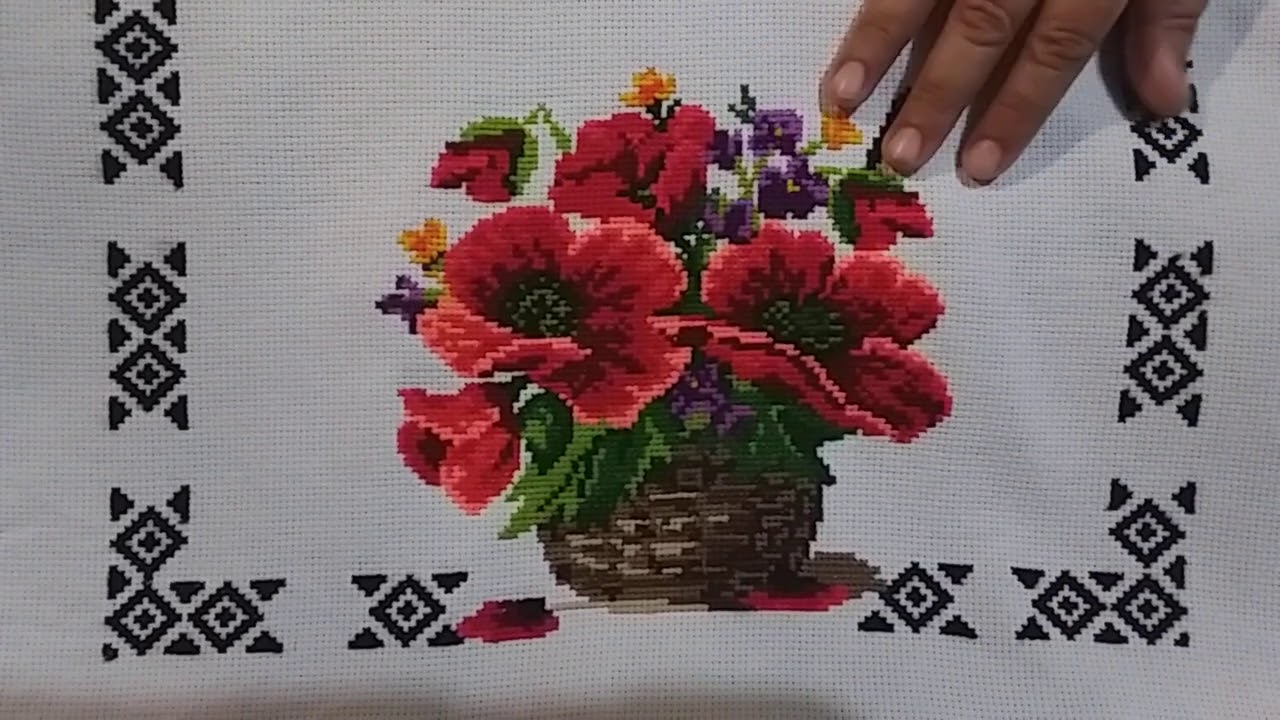 3 preciosas 😍😃 servilletas de 🥀🌺🌻🌼🦋 en #puntodecruzluguis