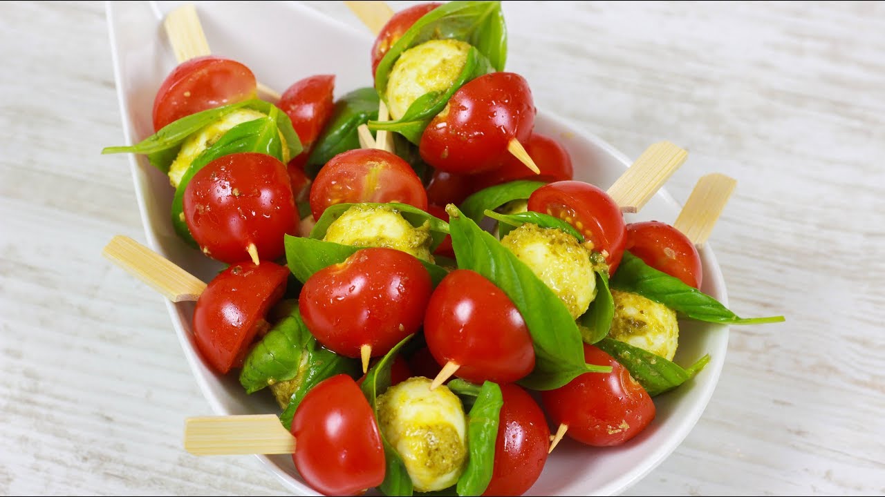 Caprese Spieße - Tomaten Mozzarella Spieße mit Pesto Marinade - YouTube