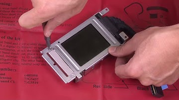 Lenovo ThinkSystem SD650 V2 installing a drive and drive cage