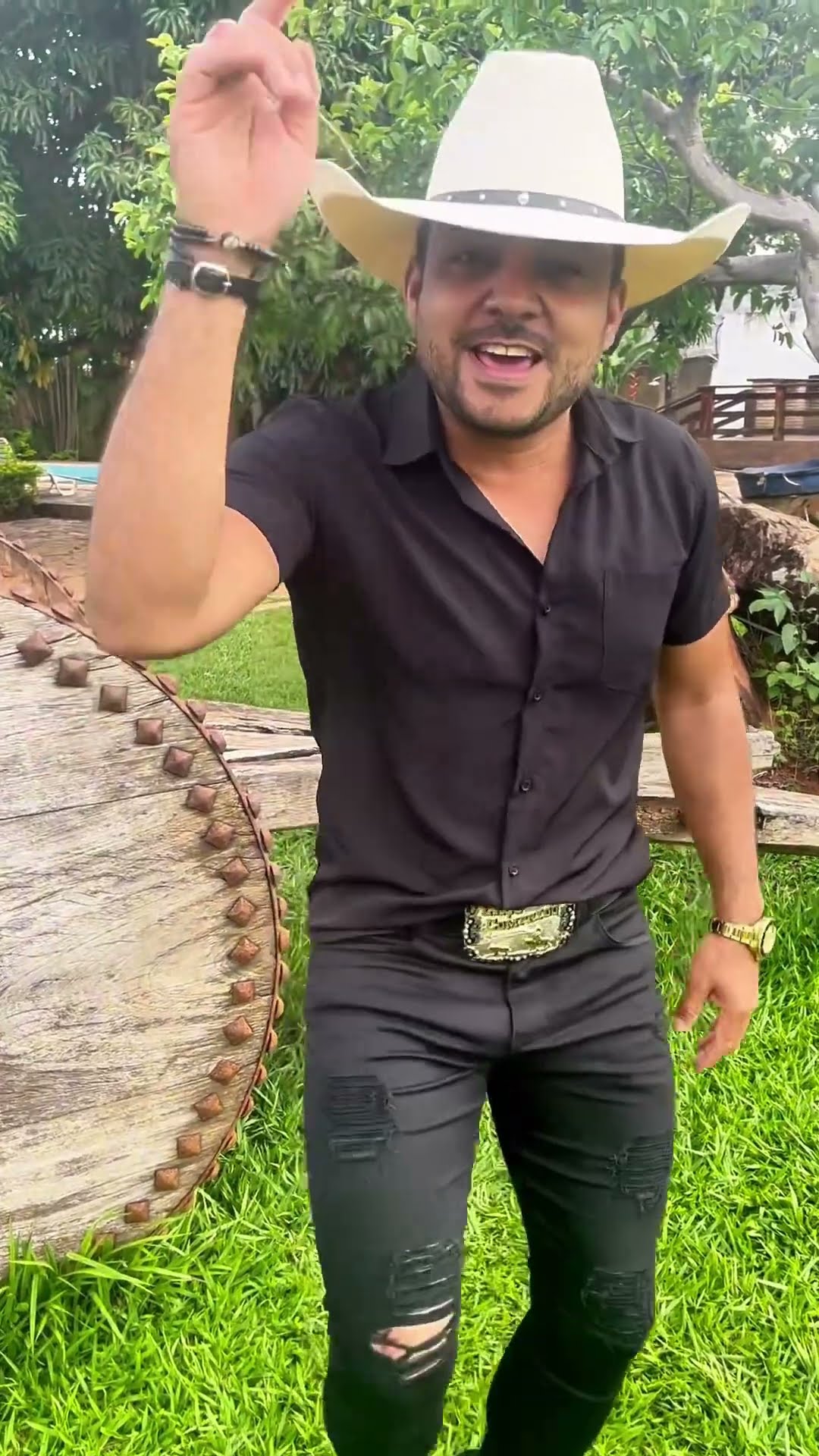 Leãozinho do forró cantando a música da vaqueirinha da hora #boanoiteee #leaozinho #leãozinho