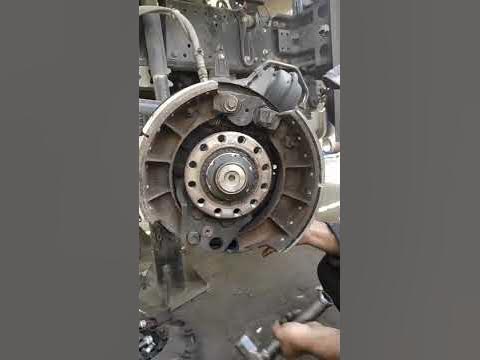 Replacing Brake Shoes - YouTube
