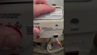 This is a video on how to light a Honeywell Ao Smith Gas water here.
