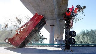 TOTAL IDIOTS AT WORK! Top Dangerous Moments of Truck &amp; Machines Fails Compilation