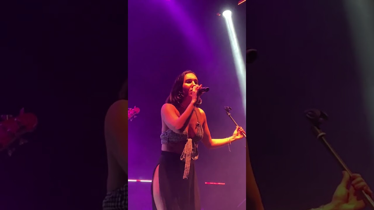 Sedef Sebüktekin - Kayboluyorum Live ( If Beşiktaş 5 Nisan 2023 )