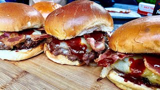 HELLFIRE BACON SMASH BURGERS!! (Halloween burger) by New England Fire Cookin 520 views 6 months ago 9 minutes, 27 seconds