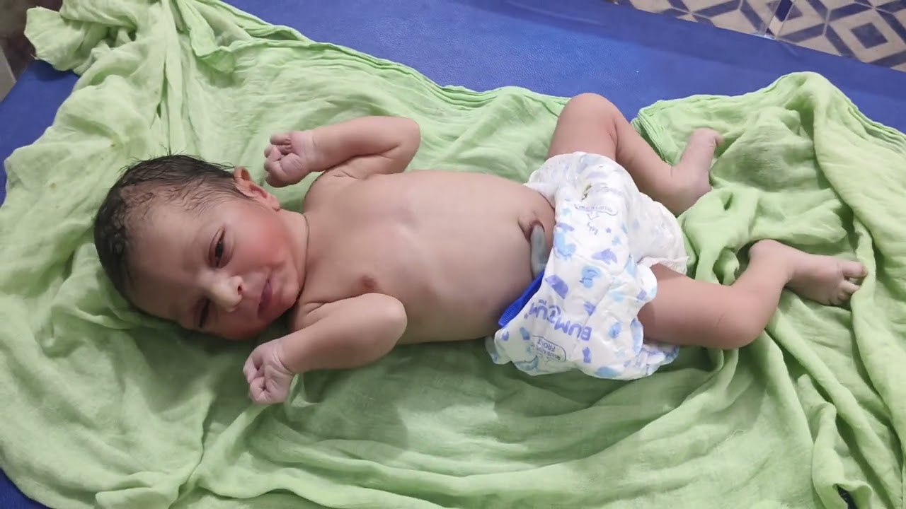 So cute baby 🍼🍼 my love Hospital 😍😍 naw baby girl 💞💞