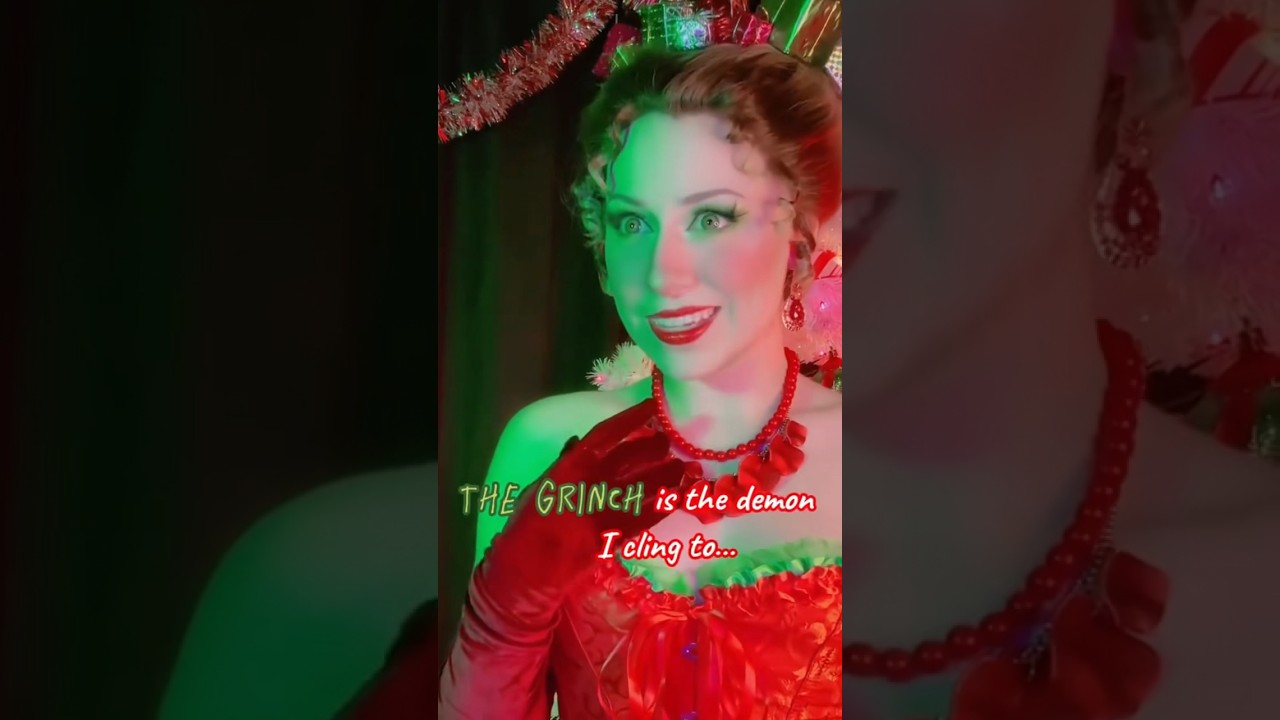 Christmas power couple 😳 #thegrinch #marthamay #grinchcosplay