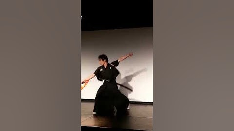Japanese sword-dancing performance - Taro NASHIBA - 1/2