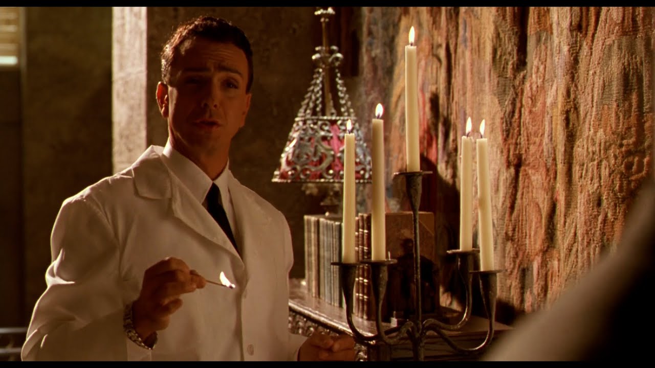 I never wear shoes because they make me fall down - Agador Spartacus / The Birdcage (1996)