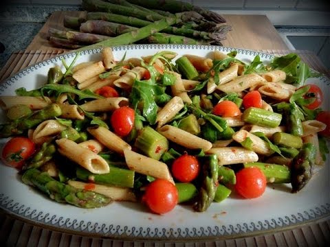 Ebenso wie Narzissen und Krokusse gehört grüner Spargel zu den Frühlingsboten schlechthin. Nach dem . 